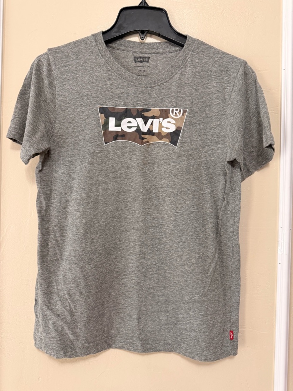 Levi's Gray Tee with Camo Logo